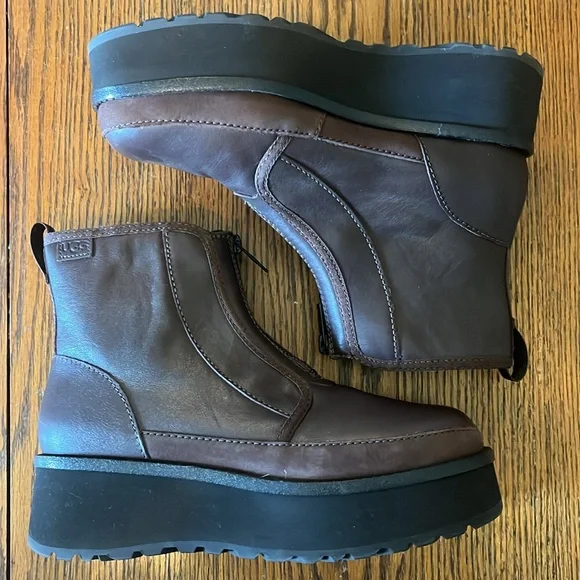 Ugg boots - Picture 3 of 8